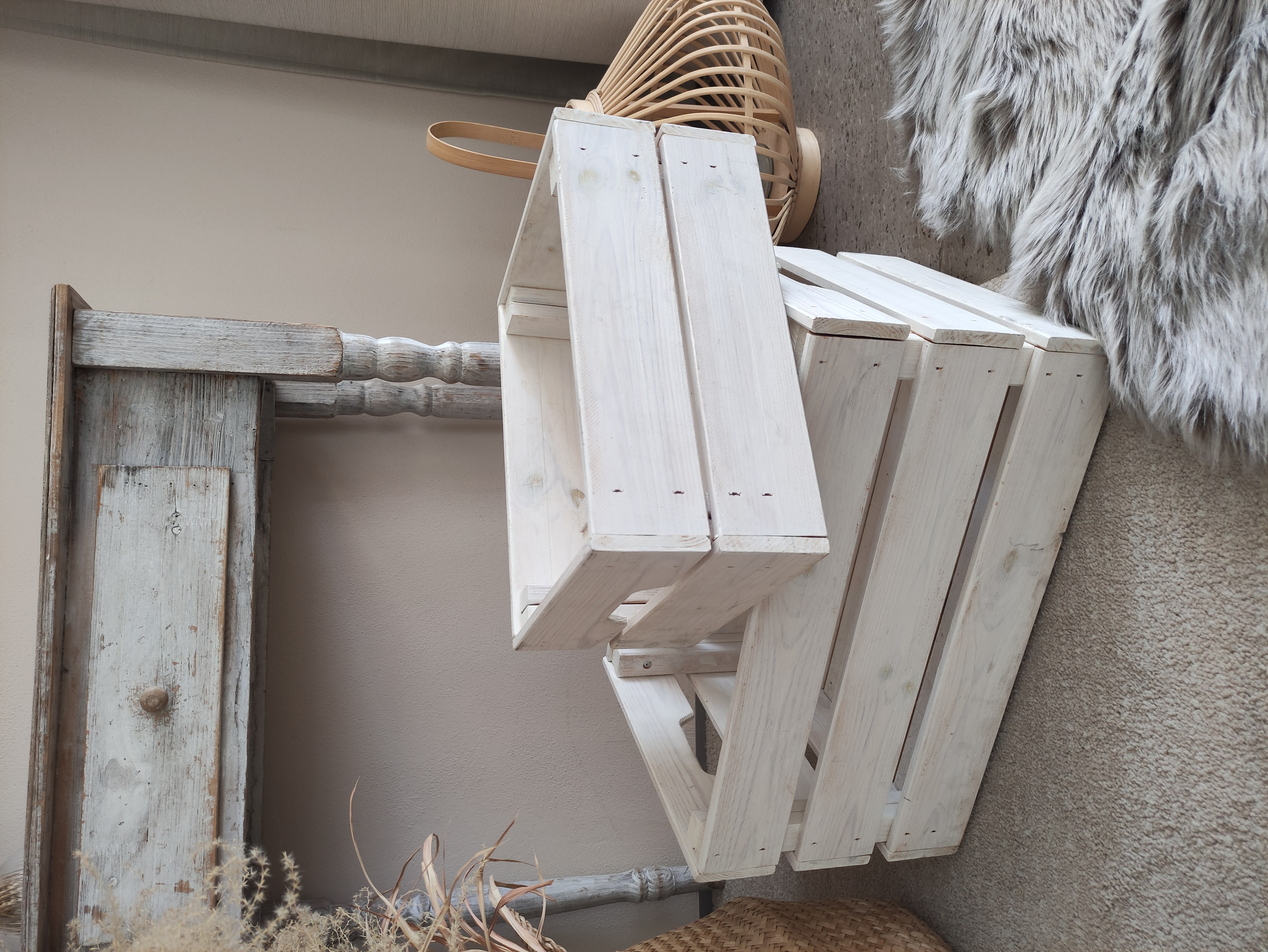 Dřevěná bedýnka bílá